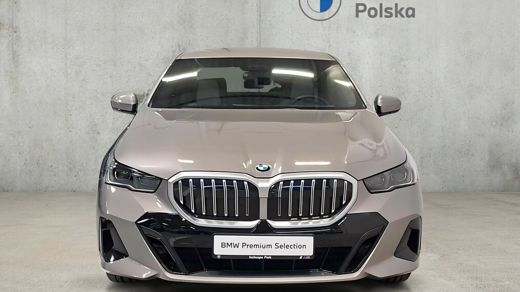 BMW Serii 5, 520