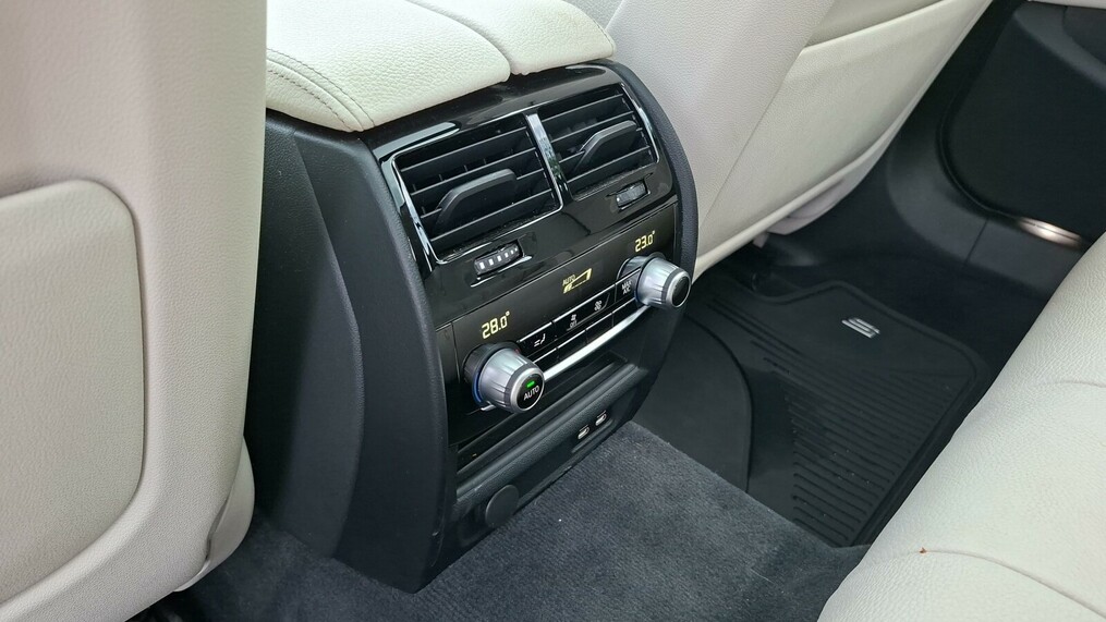 BMW Serii 5, 530