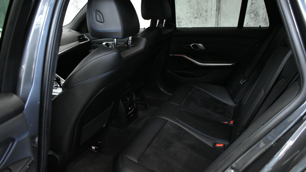 BMW Serii 3, 320