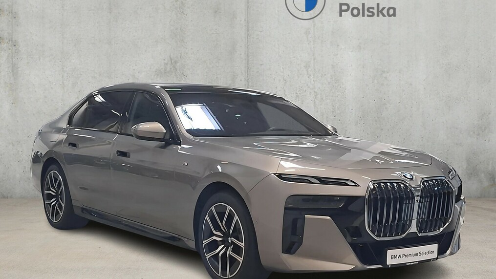 BMW Serii 7, 740