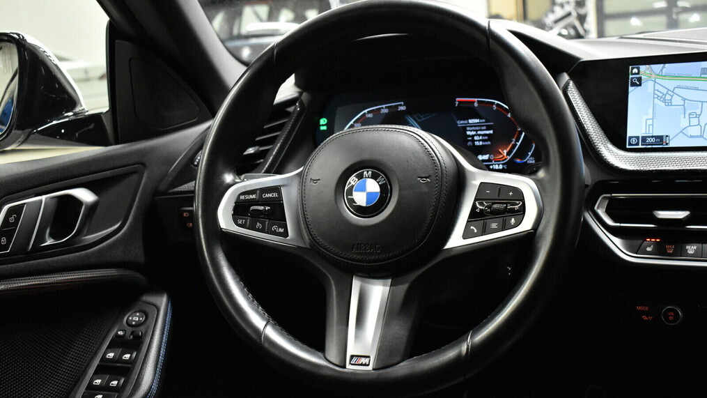 BMW Serii 2, 218
