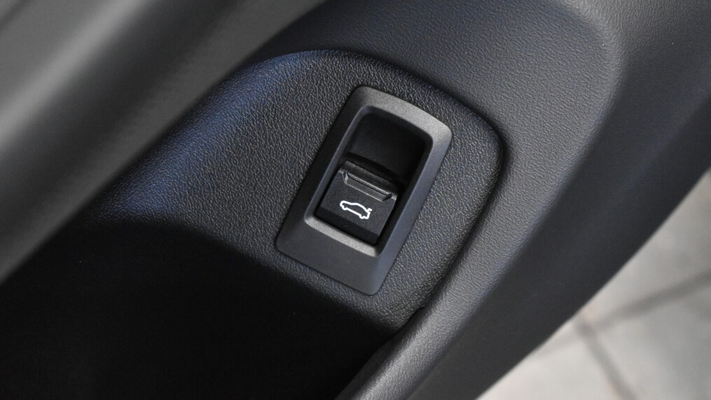 BMW Serii 5, 520
