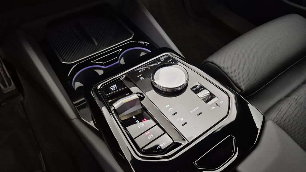 BMW Serii 5, 520