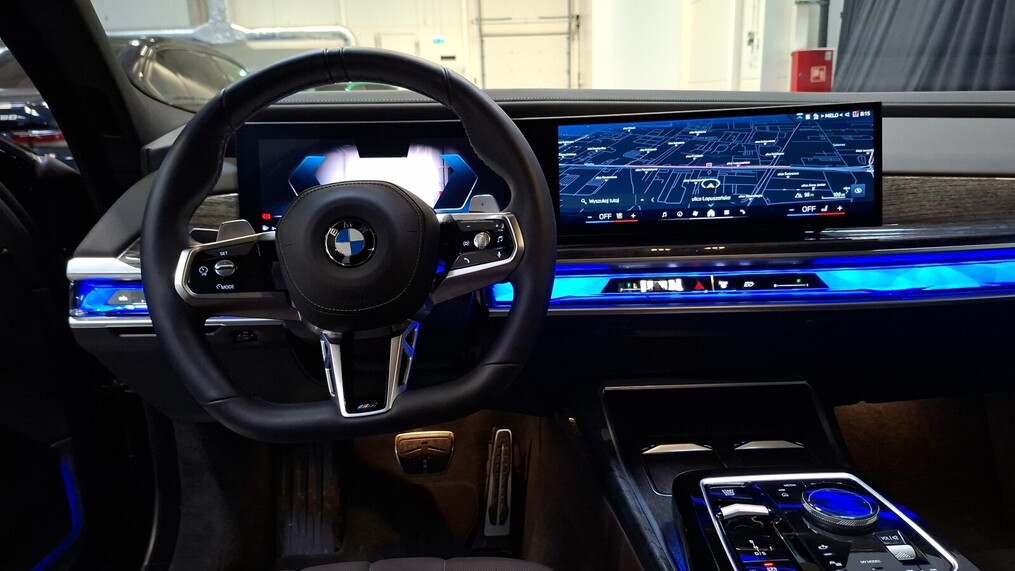 BMW Serii 7, 740