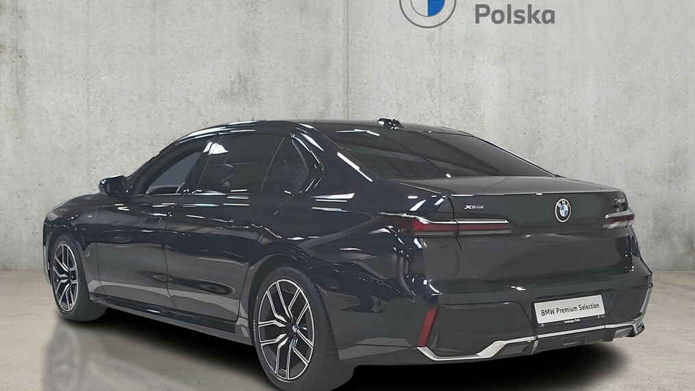 BMW Serii 7, 740