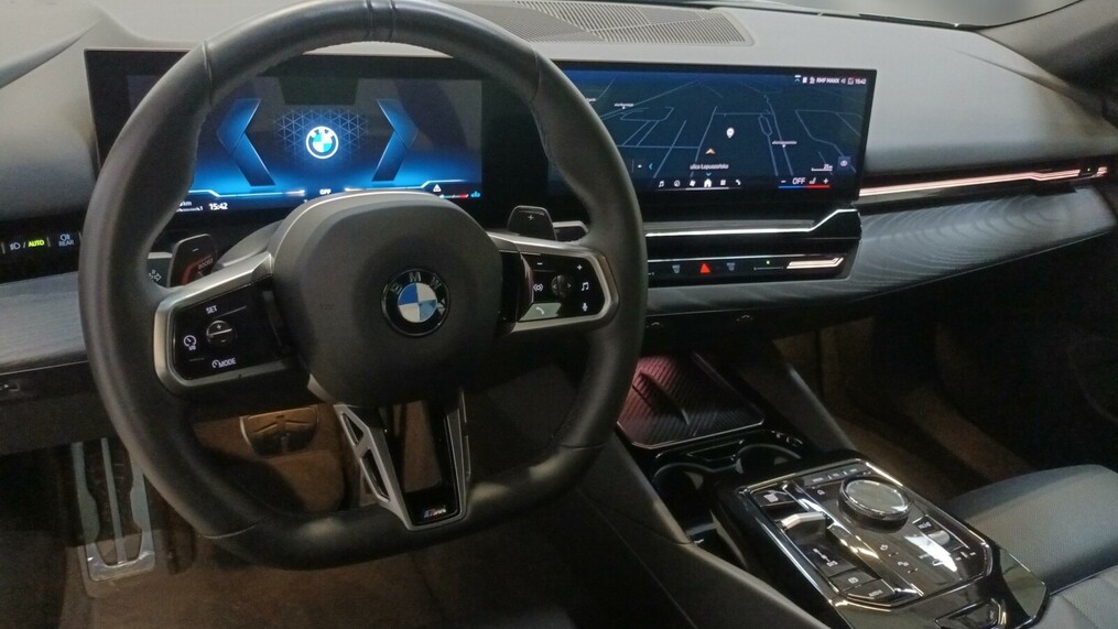 BMW Serii 5, 520