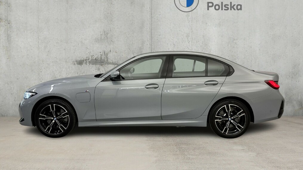 BMW Serii 3, 330