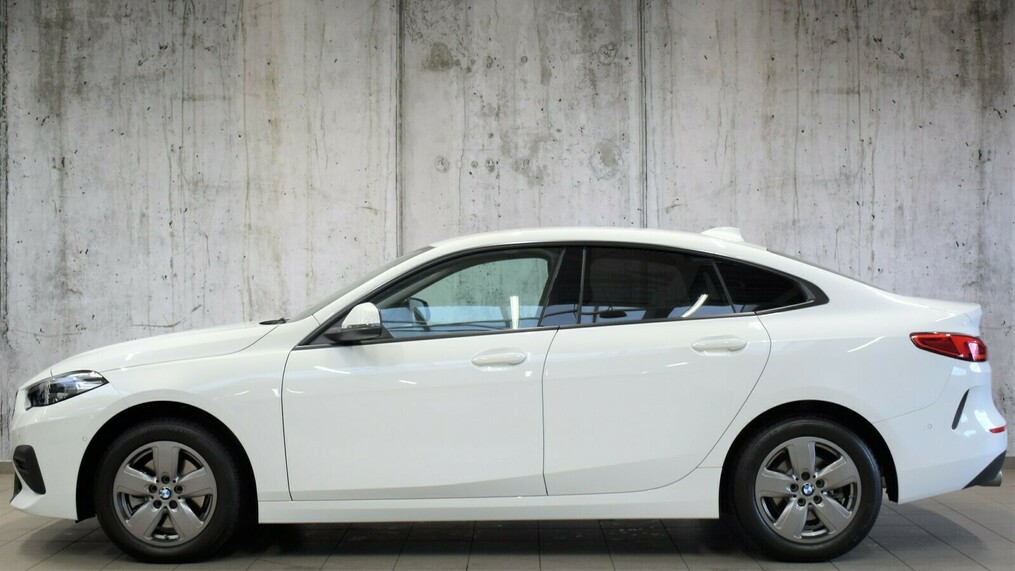 BMW Seria 2, 218