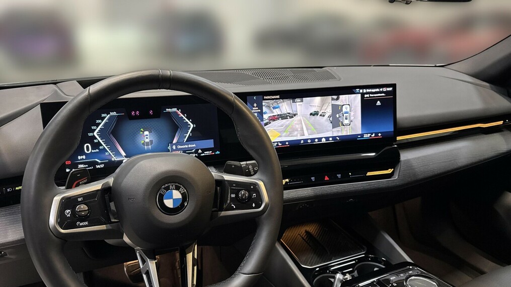 BMW Serii 5, 520
