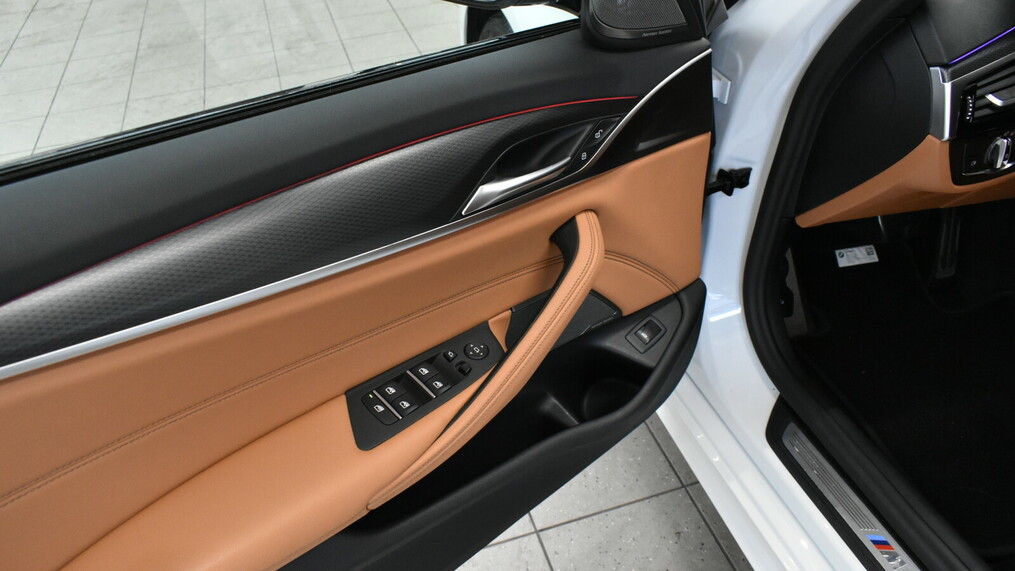 BMW Serii 5, 520