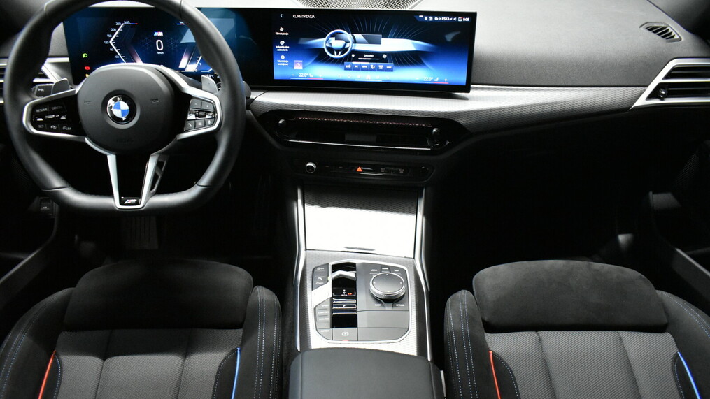 BMW Serii 3, 330