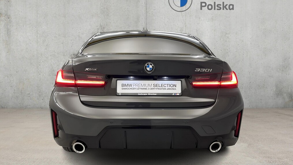 BMW Serii 3, 330