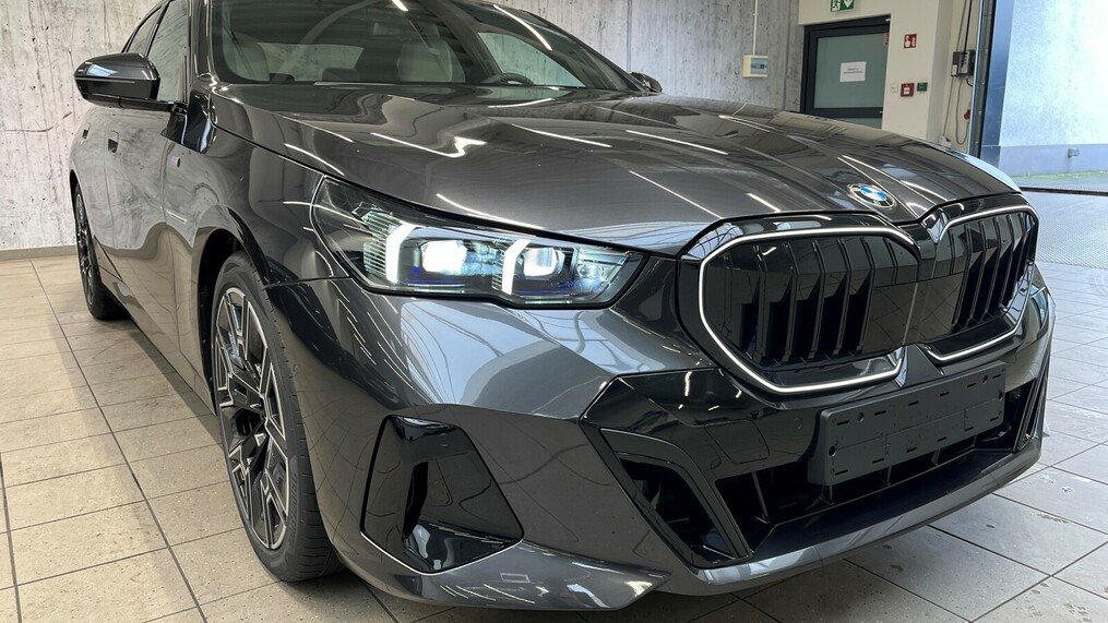 BMW Serii 5, 520