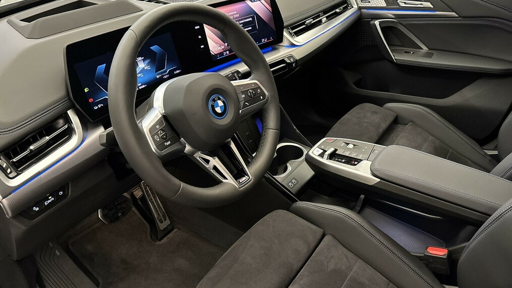 BMW iX1