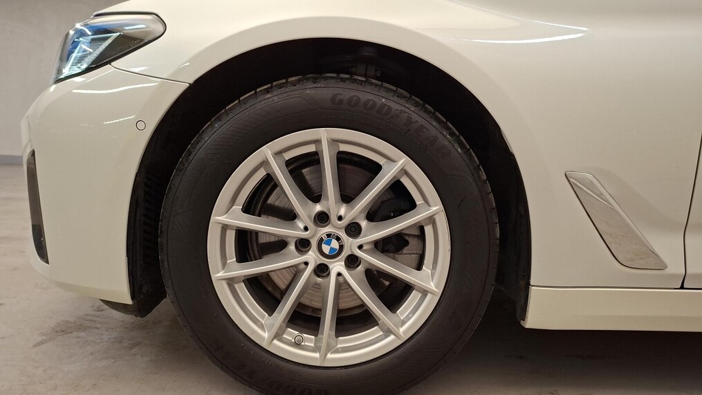 BMW Serii 5, 518