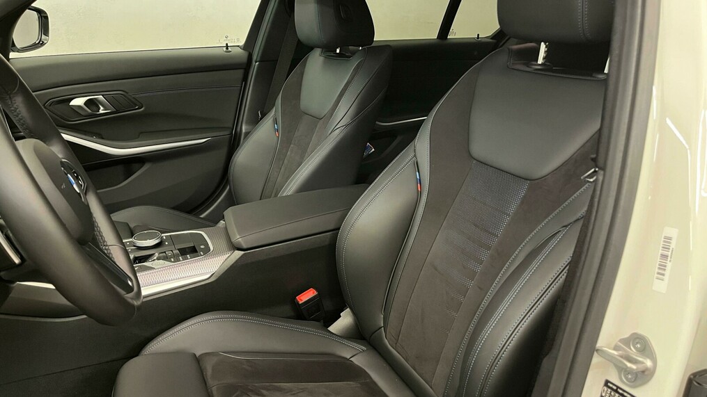 BMW Serii 3, 320