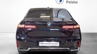 BMW Serii 7, 740