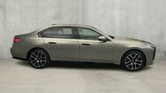 BMW Serii 7, 740