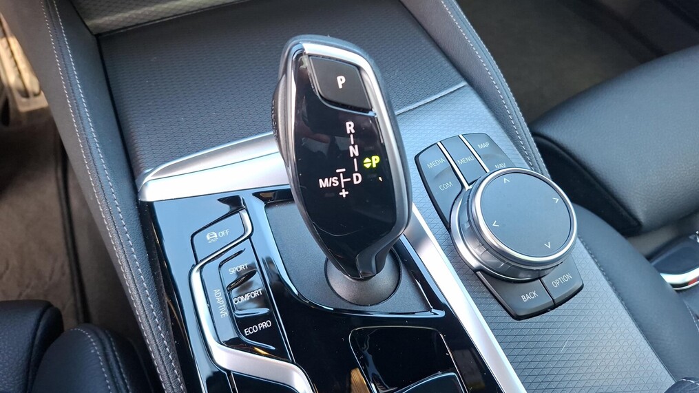BMW Serii 5, 530