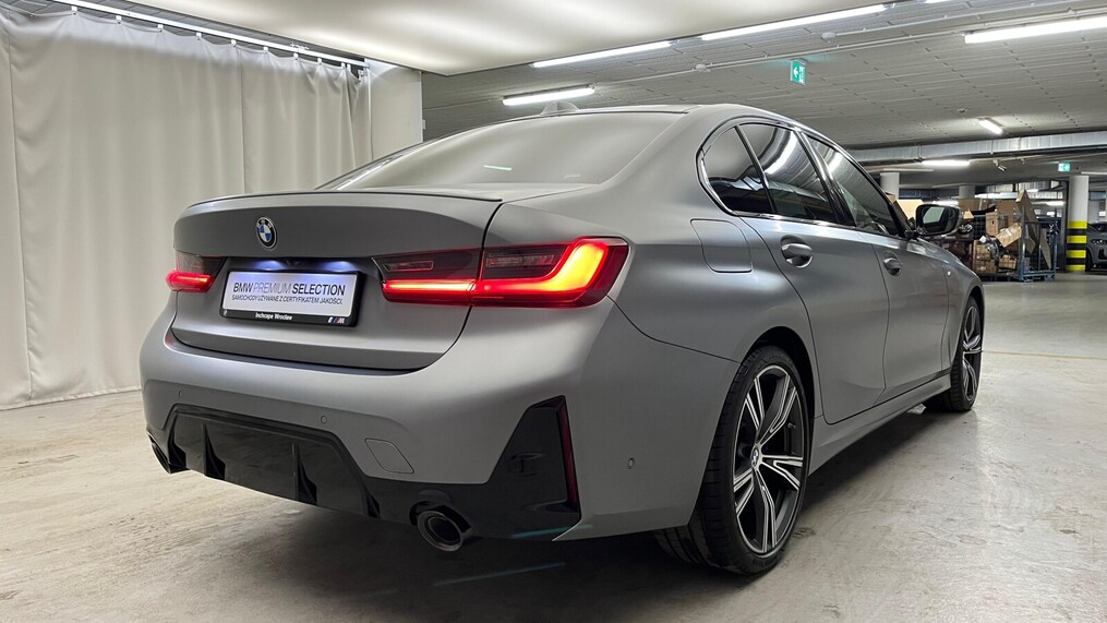 BMW Serii 3, 320