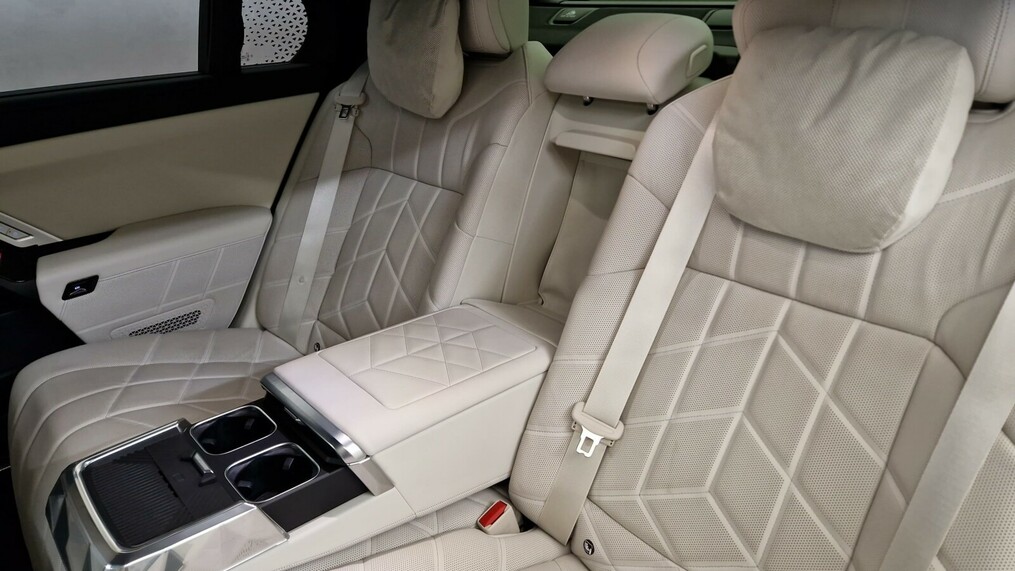 BMW Seria 7 740