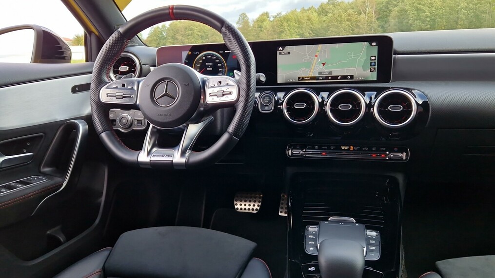 Mercedes-Benz A 35 AMG