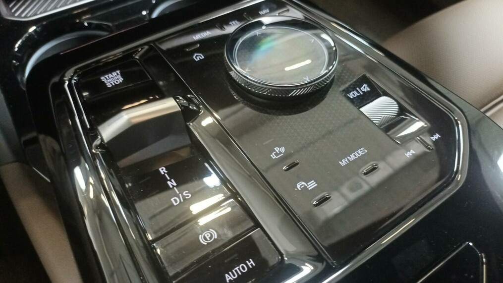 BMW Serii 5, 520