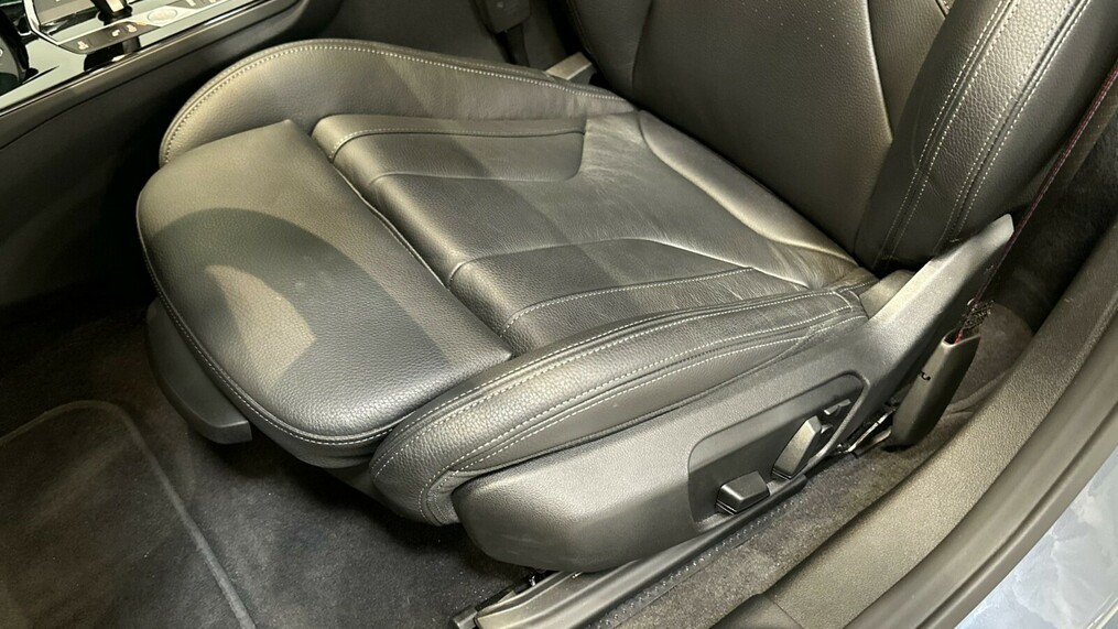 BMW Serii 2, 235