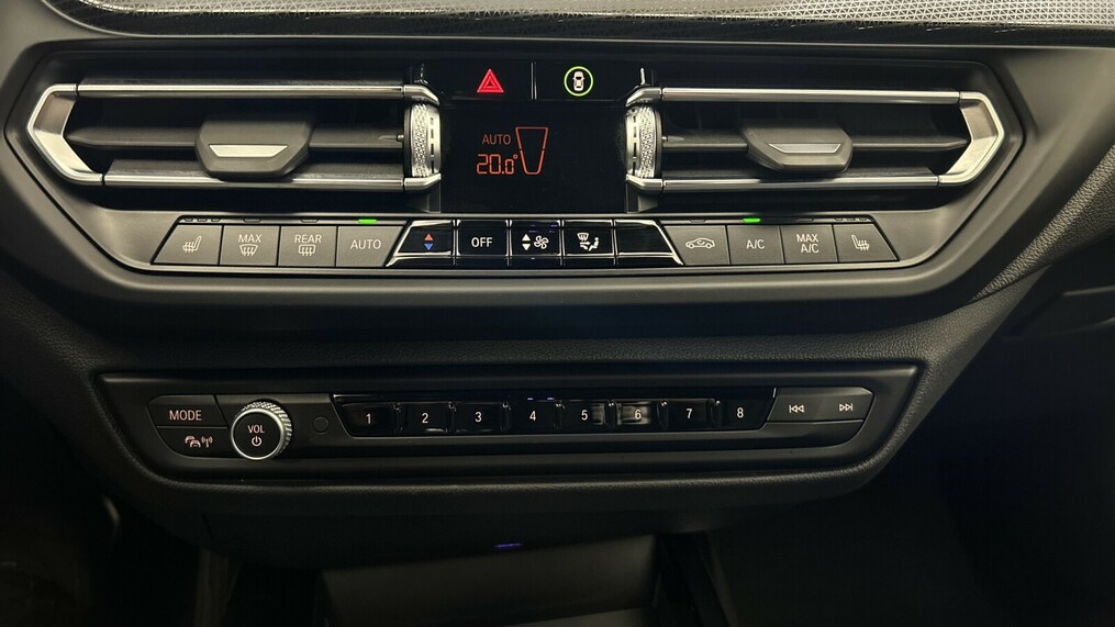 BMW Serii 2, 216