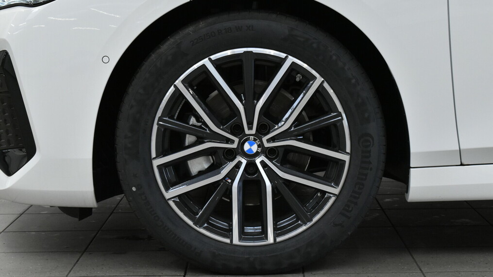 BMW Serii 2, 218