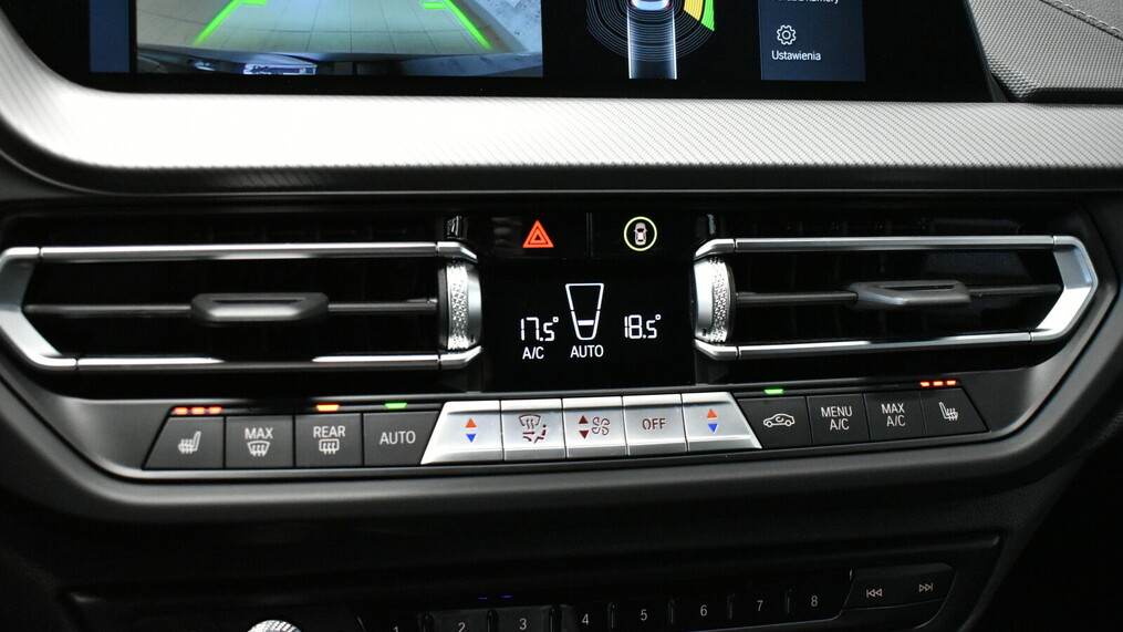 BMW Serii 2, 218