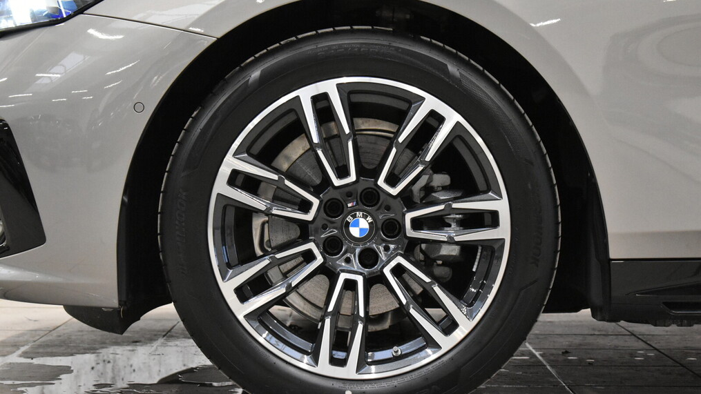BMW Serii 5, 520