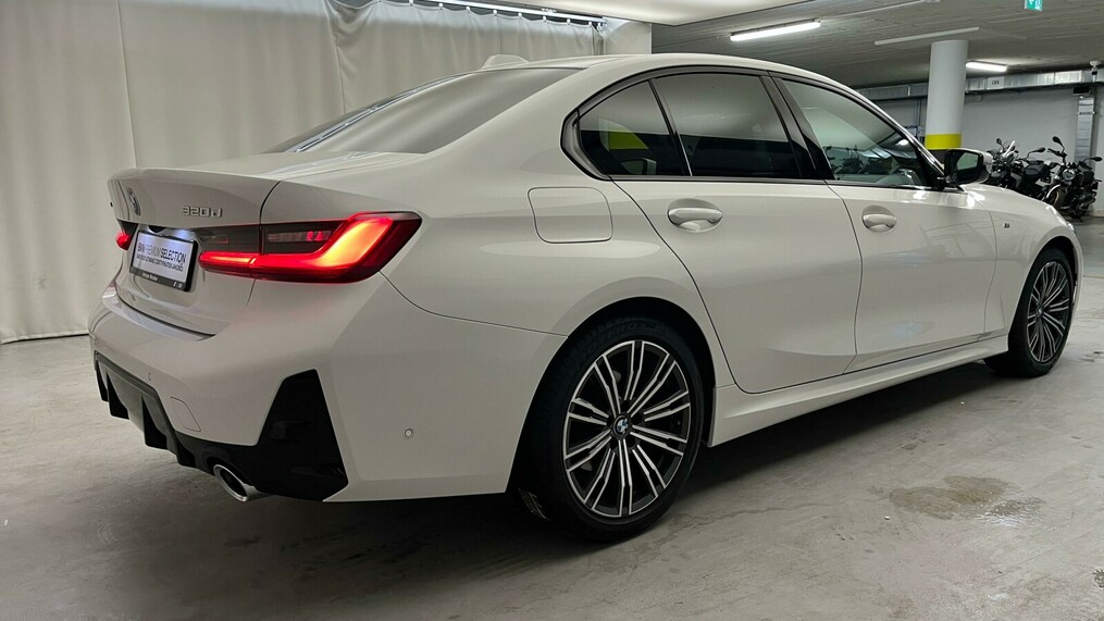 BMW Serii 3, 320