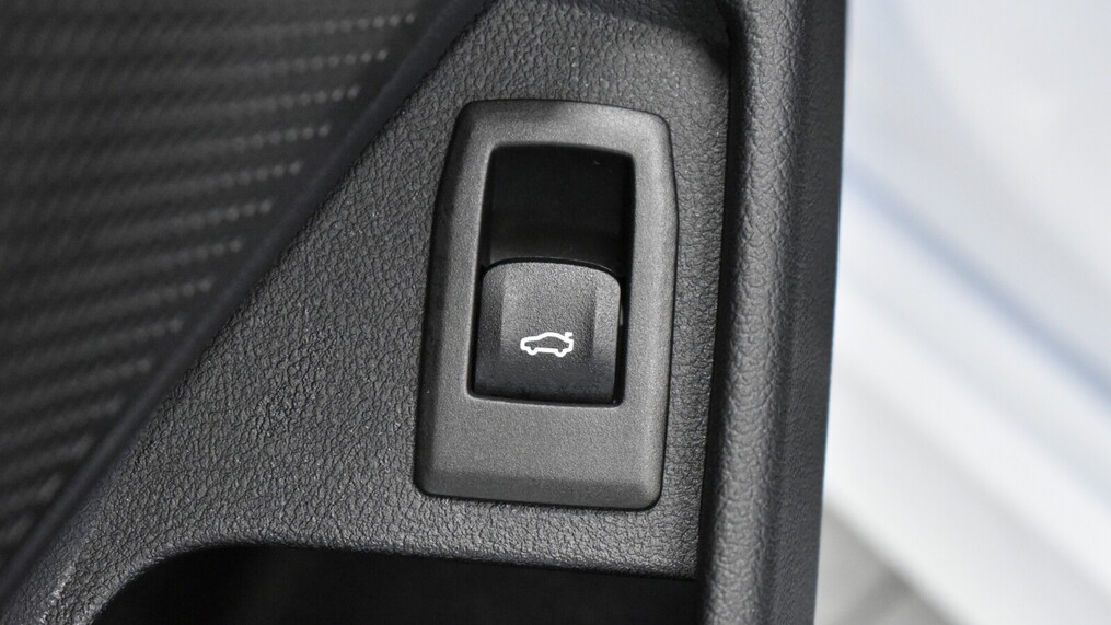 BMW Serii 3, 320