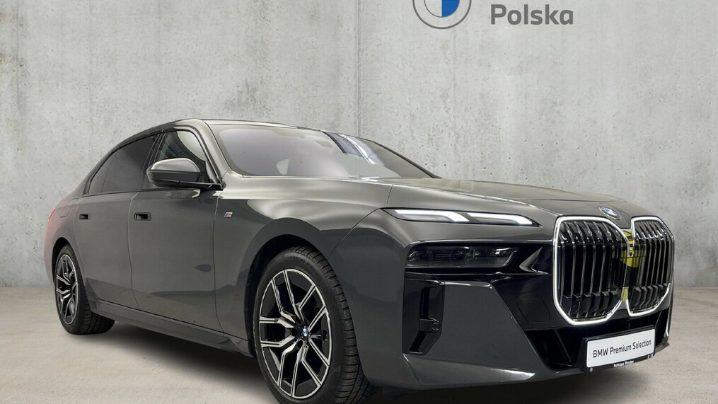 BMW Serii 7, 740