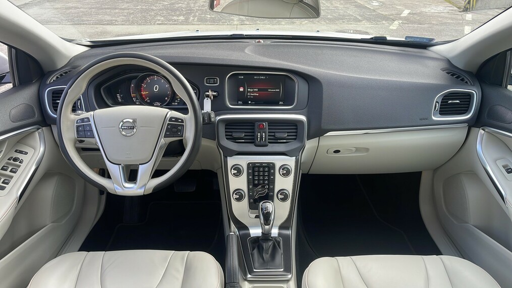 Volvo V40