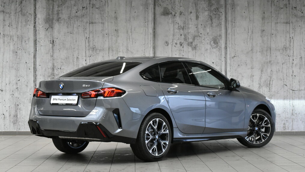 BMW Seria 2, 220