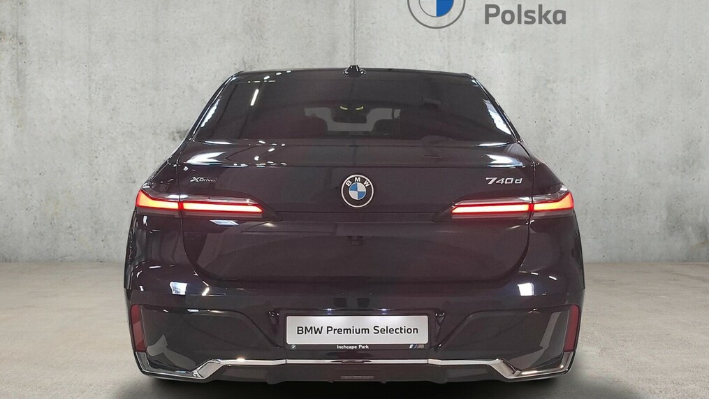 BMW Serii 7, 740