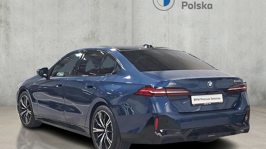 BMW Serii 5, 520
