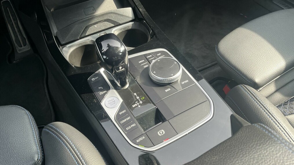 BMW Seria 2, 218