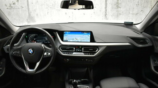 BMW Seria 2, 218
