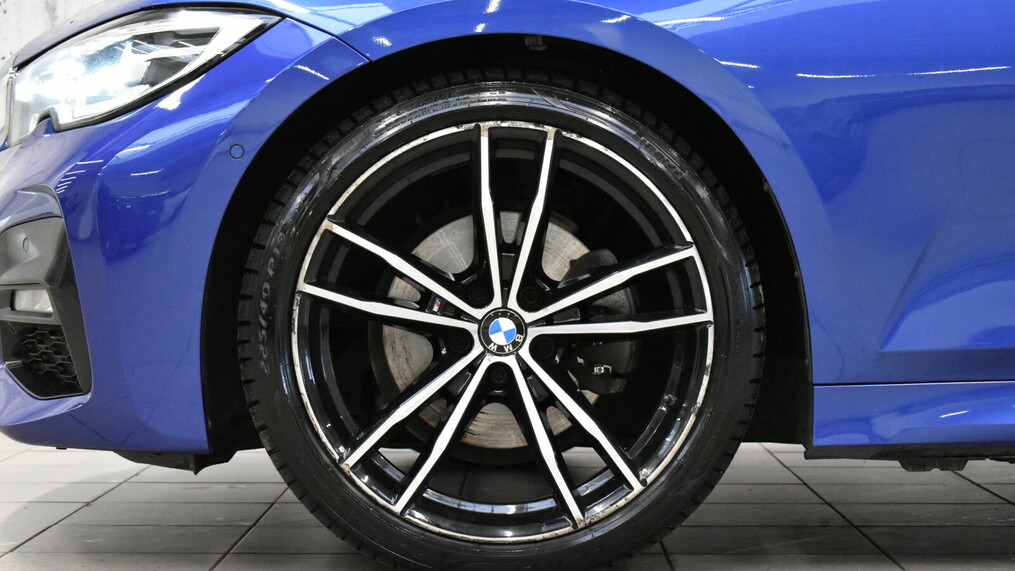 BMW Serii 3, 320