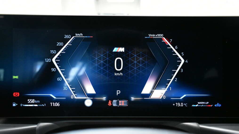 BMW Serii 3, 330