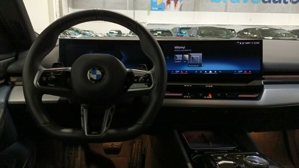 BMW Serii 5, 520