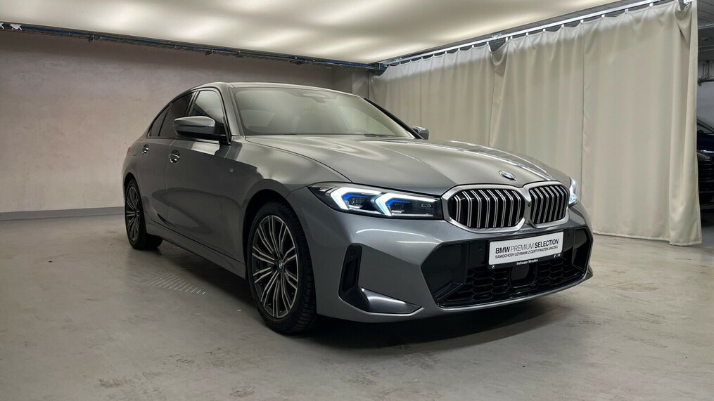 BMW Serii 3, 330
