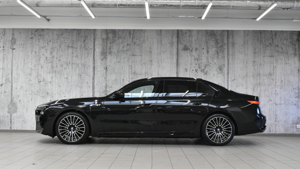 BMW Serii 7, 760