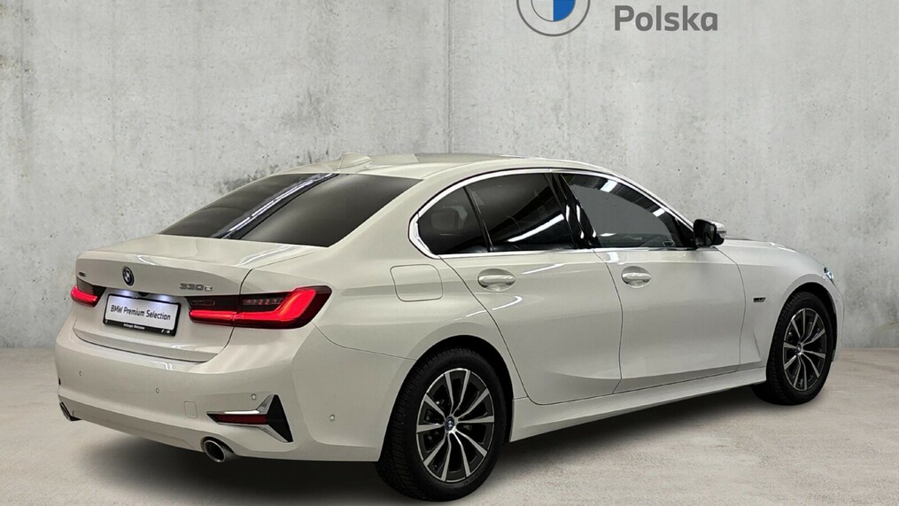 BMW Serii 3, 330