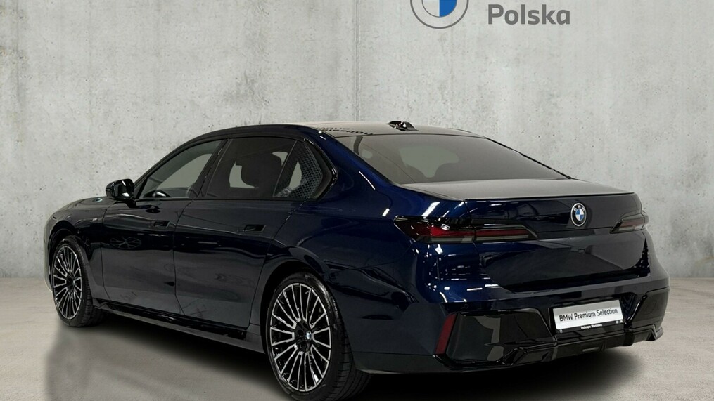 BMW Seria 7, 740