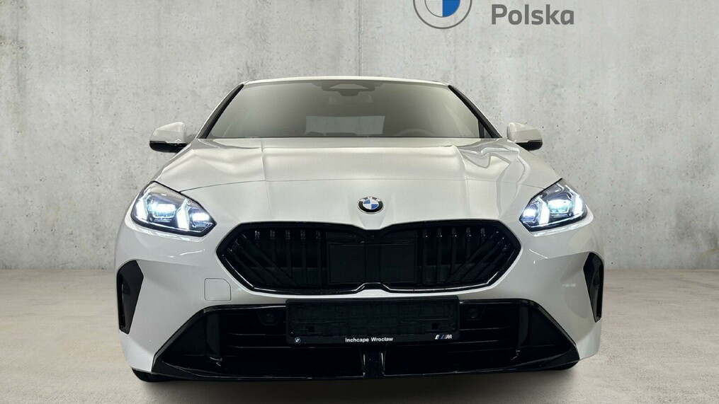 BMW Seria 2, 218