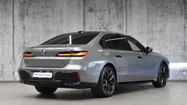 BMW Serii 7, 740